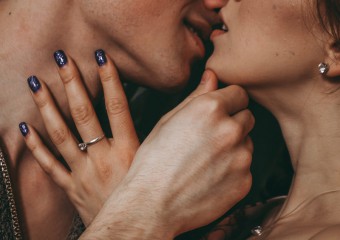 7 Sexy Kissing Moves That’ll Seriously Turn Up the Heat