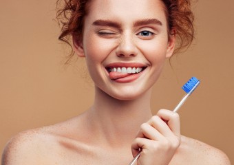 10 Natural Ways To Whiten Your Teeth At Home
