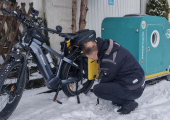 Man Builds a 300-Euro Mini-Caravan to Tow Behind His Electric Bike
